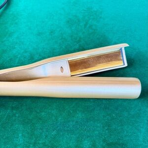 2-in-1 Gold Flat Iron Hair Straightener and Curler * Lightweight * Works Great